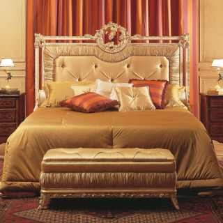 Louvre classic bedroom, capitonné bed with golden carvings, capitonné bench, walnut night tables