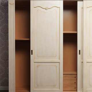 Classic wardrobe Provenza: view of the sliding doors and of the inner equipment. Made in Italy