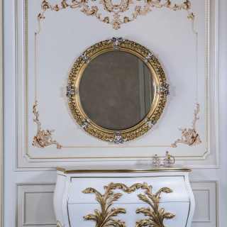 Comò e specchio per camera classica