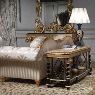 Étagère in wood lacquered with golden carvings made by hand, Chinoiserie collection
