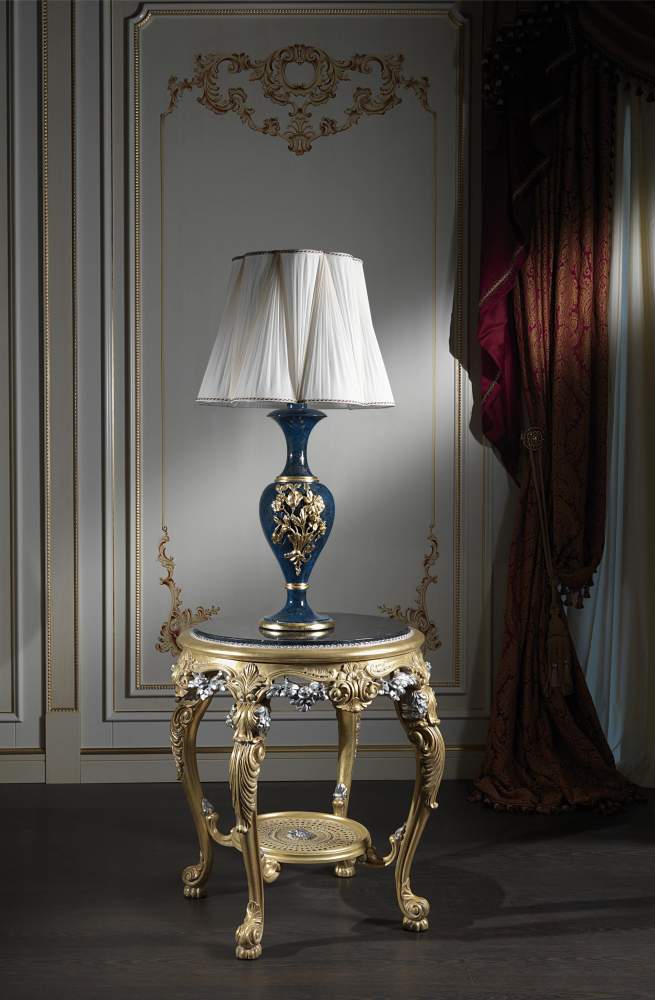 Luxury lacquered lamps in Luigi XVI style