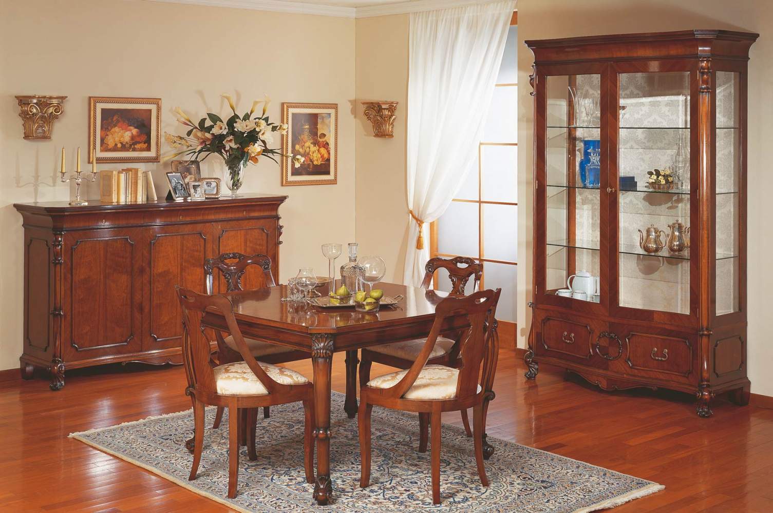Classic 18th century Siciliano style dining room