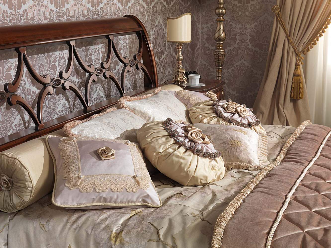 Bed with perforated headboard 18th century italian