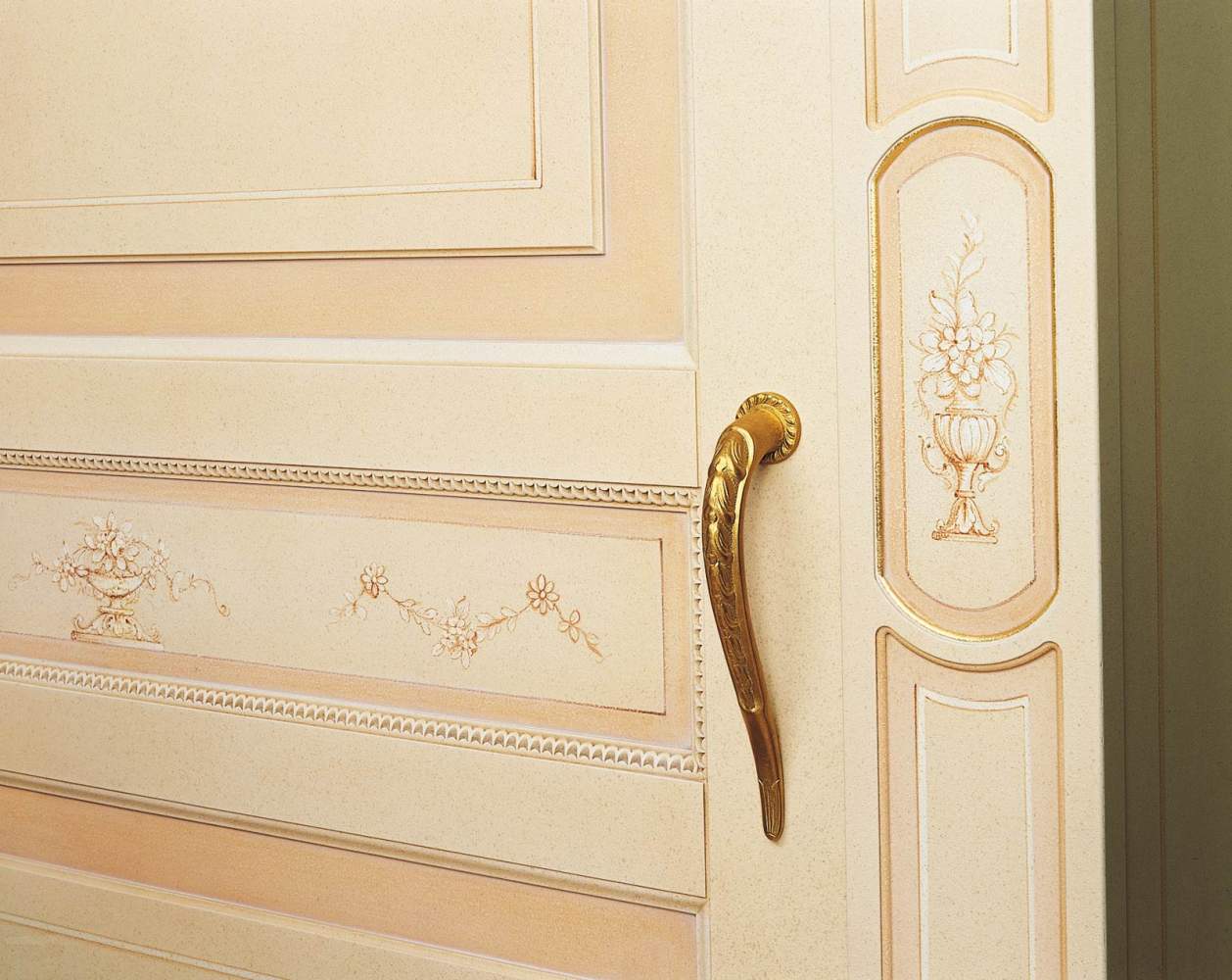 Classic wardrobe Canova, detail