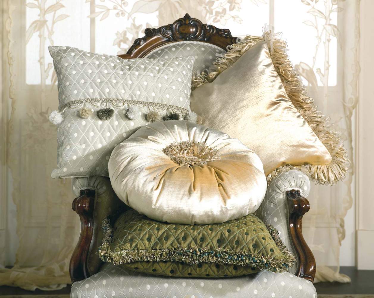 Classic Carlotta armchair and pillows
