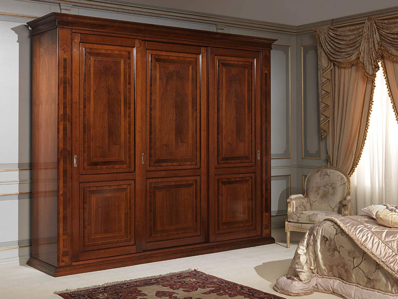Chambre à coucher XIXe siècle français, armoire trois portes avec marqueteries