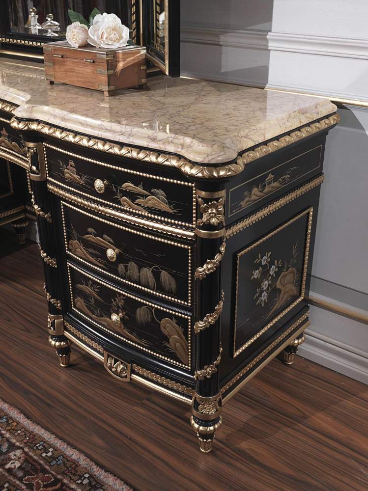 China chest of drawers Louis XV style 