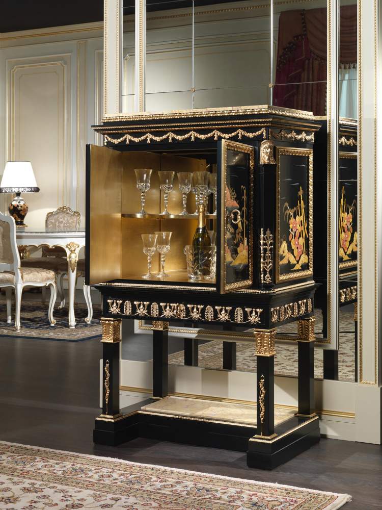 Classic lacquered small cabinet, Chinoiserie collection