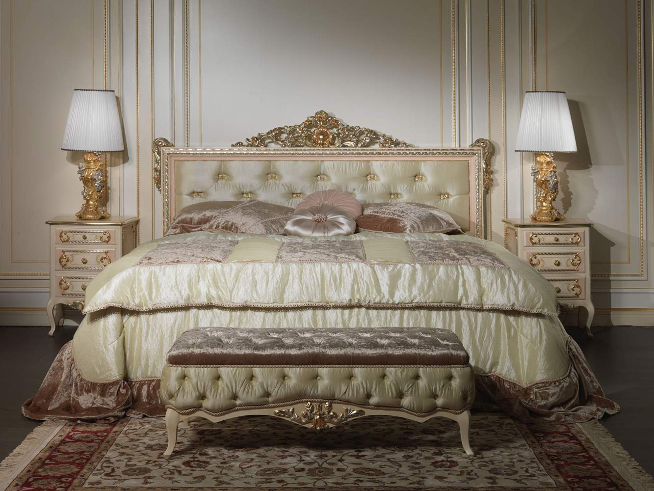 Classic style double bed Louvre 943