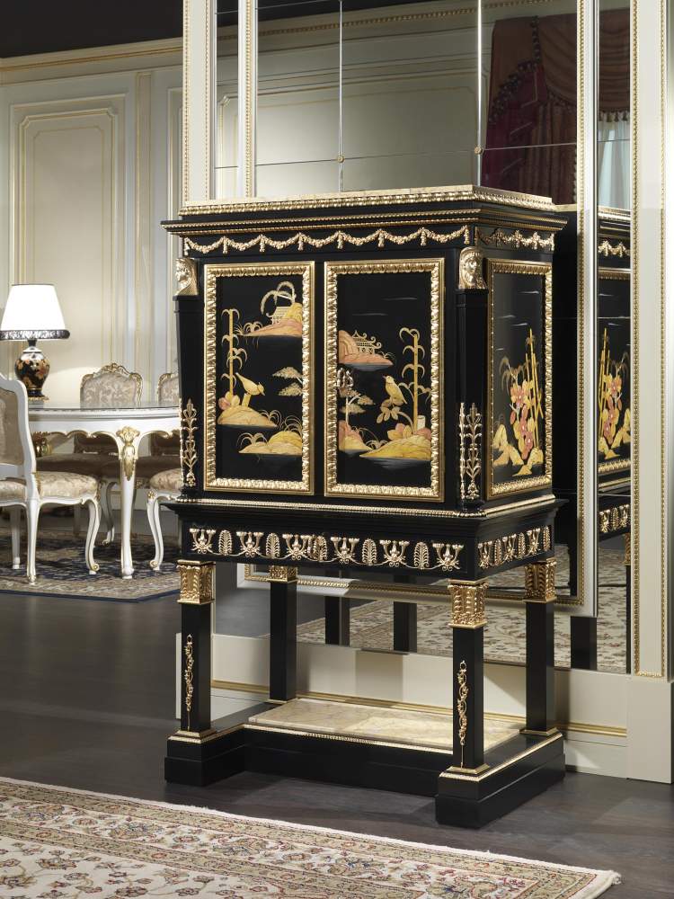 Mobiletto Luigi XV: stipo in stile classico cinese della collezione Chinoiserie, laccato e decorato